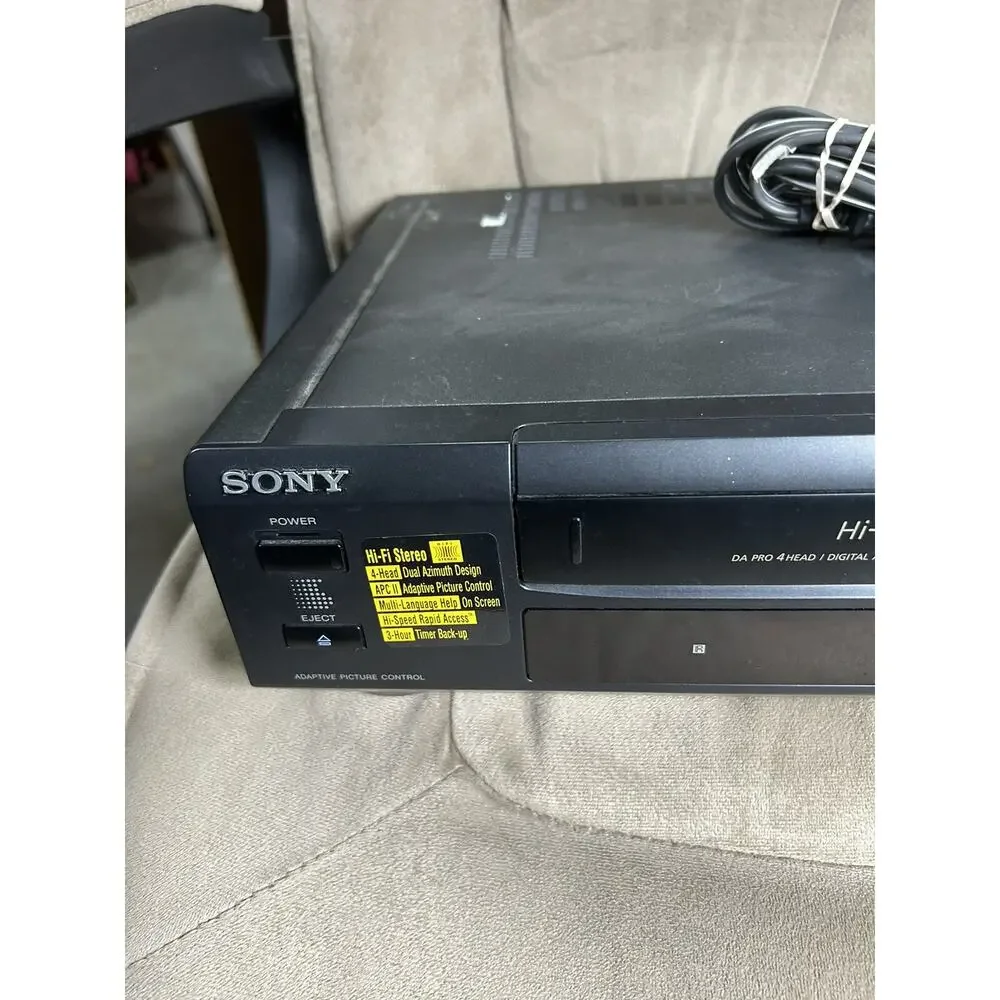 SONY SLV-660HF 4 HEAD HI-FI STEREO VHS VCR RECORDER PLAYER NO REMOTE For Parts